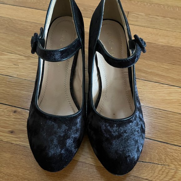 Chase + Chloe Black Velvet Mary Jane Style Heels - Picture 3 of 8
